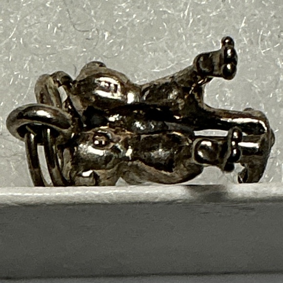 Solid Sterling Silver Dancing Frogs 🐸 Pendant. - Picture 6 of 7